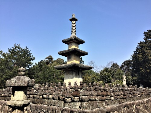 日本最大最古の石の塔