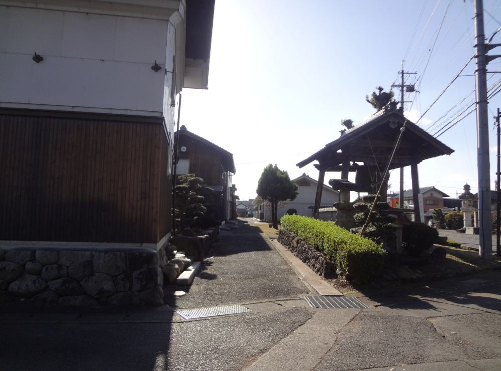 厄除け神社「厄神さん」の池庄郷