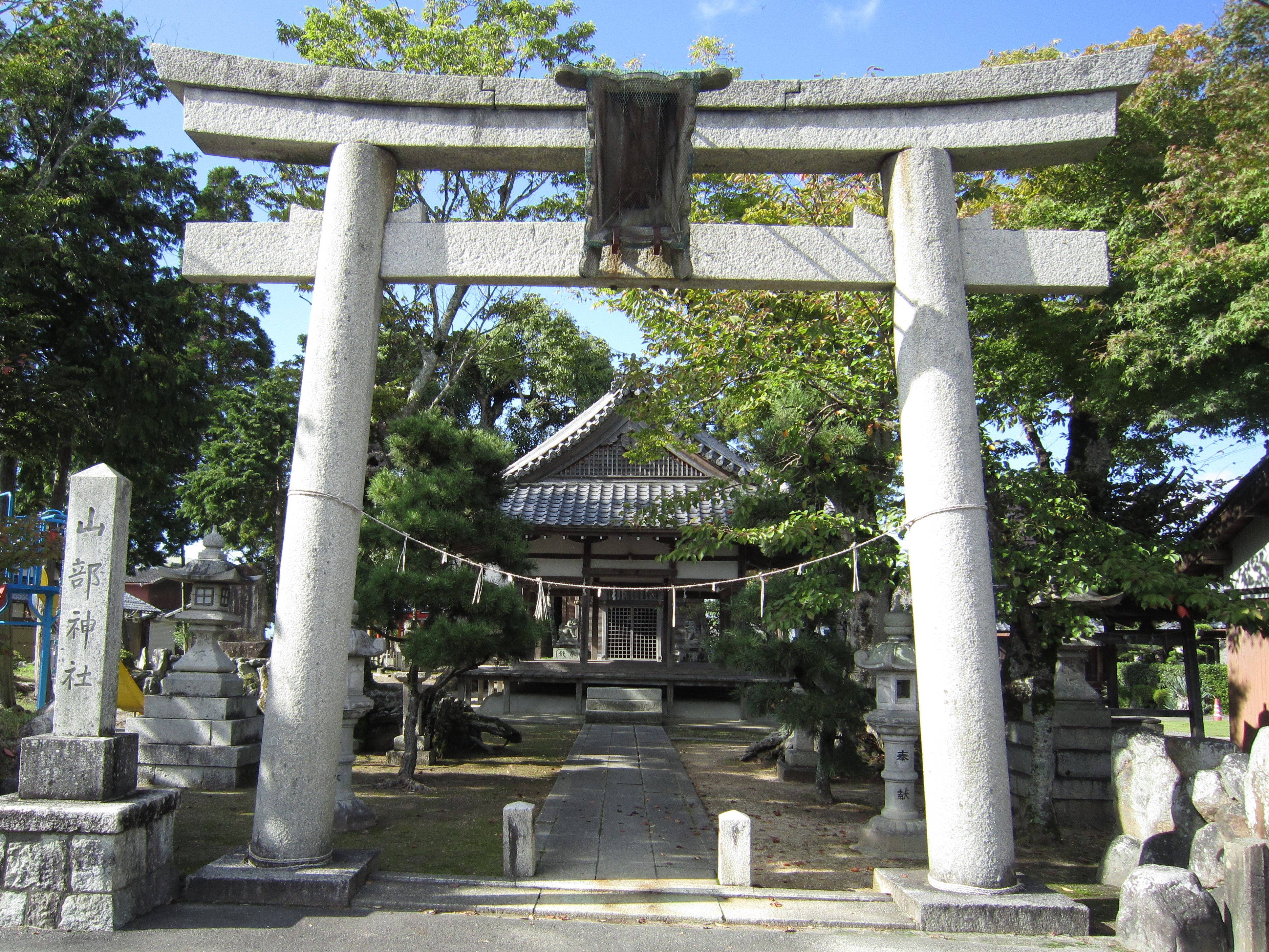 山部神社・赤人寺（しゃくにんじ）