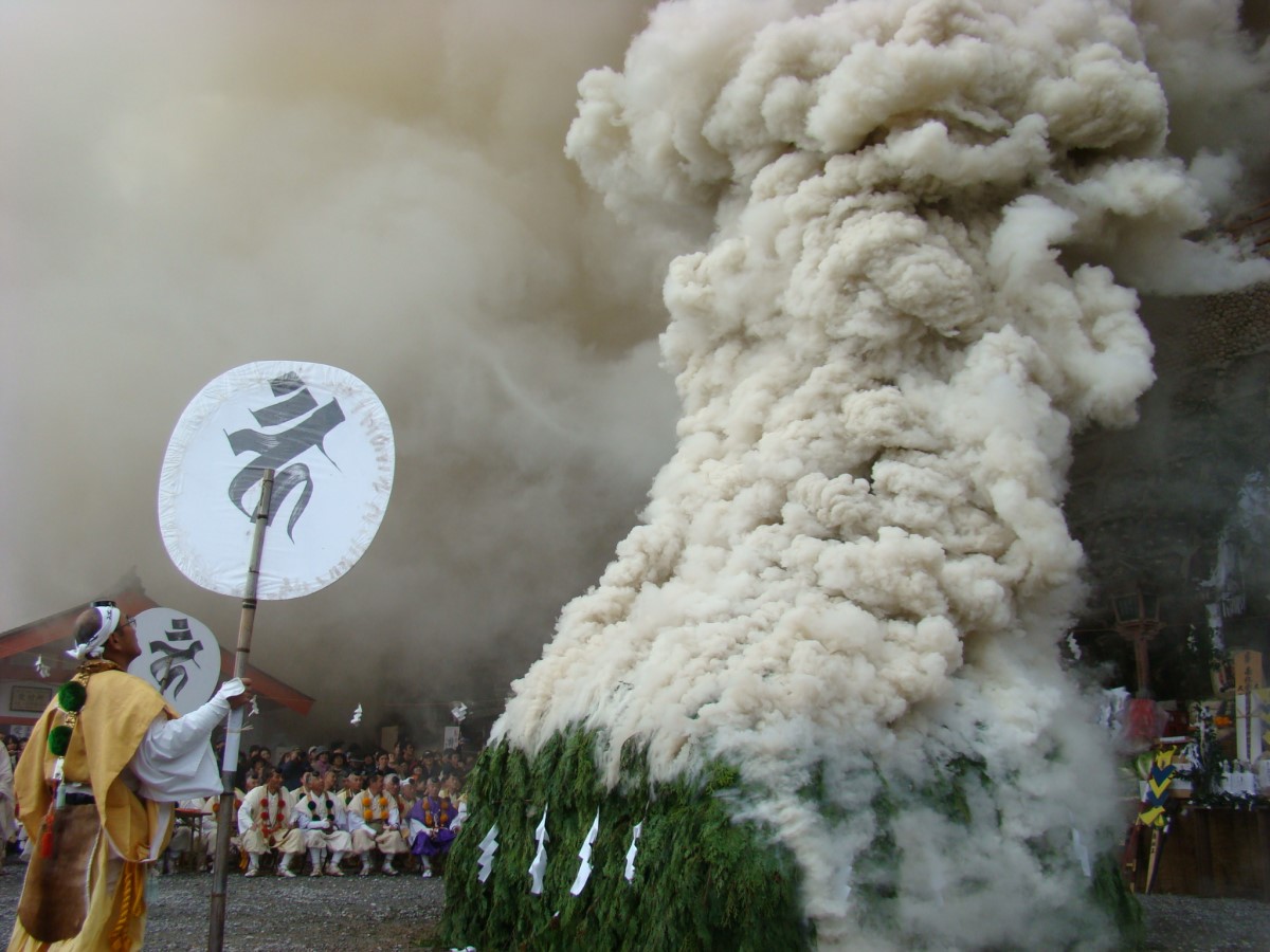 お火焚大祭（太郎坊宮）