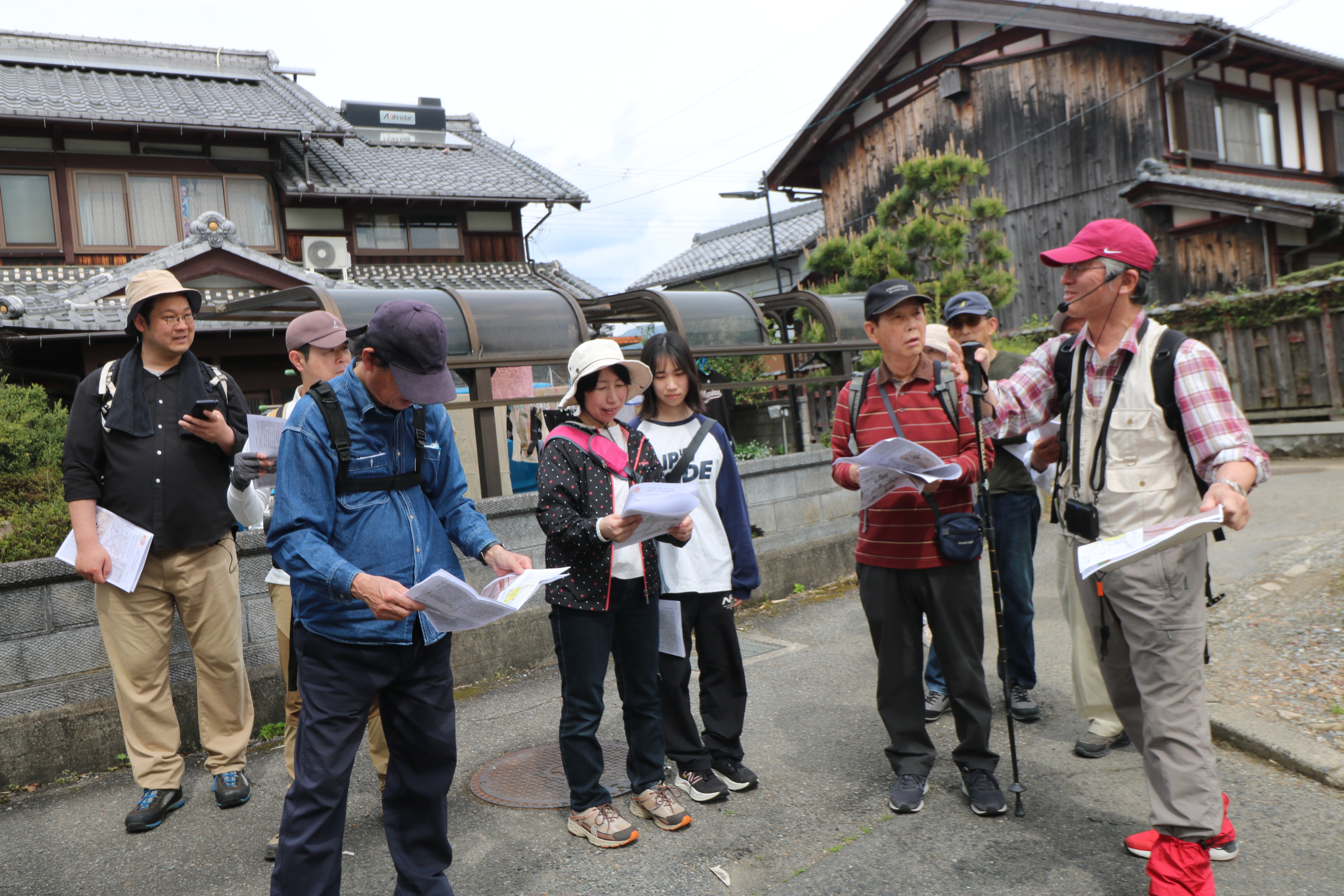 愛知川扇状地 比高差10ｍの段丘崖を往く