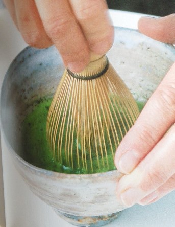 「布引焼の美しさを手に、五感で楽しむお茶席体験」8/11㊋開催・予約受付中