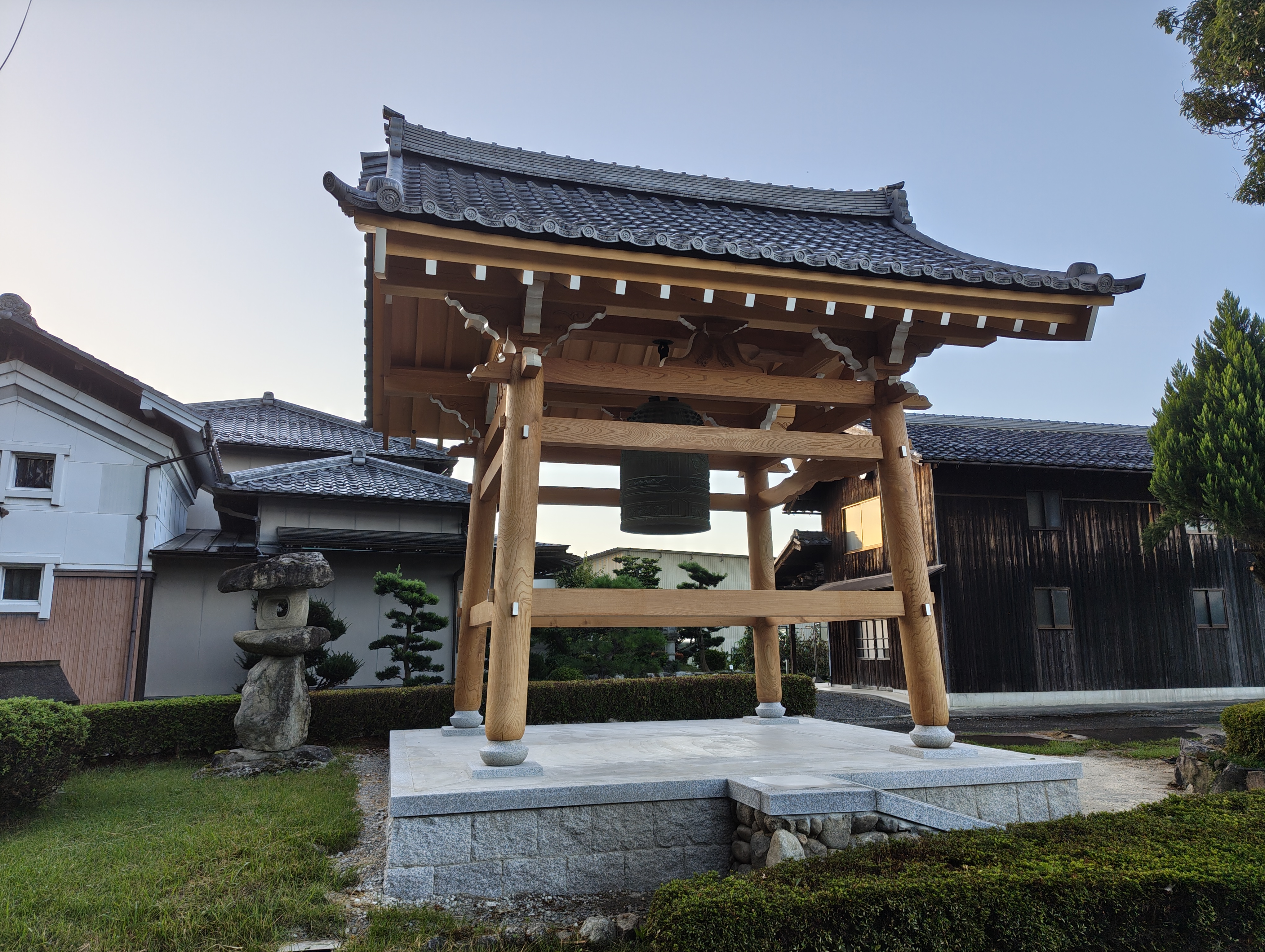 豊圀神社にてR7年10月13日(月･祝)「新鐘楼『神鐘舎』(通称:釣鐘堂)」の建立竣工式が行われます。